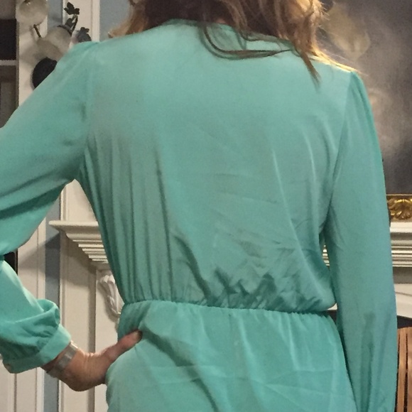 Mint, Long-Sleeved Mini Dress - Picture 3 of 3